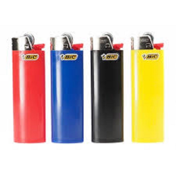 آبمیوه پالپ دار آناناس وی نات